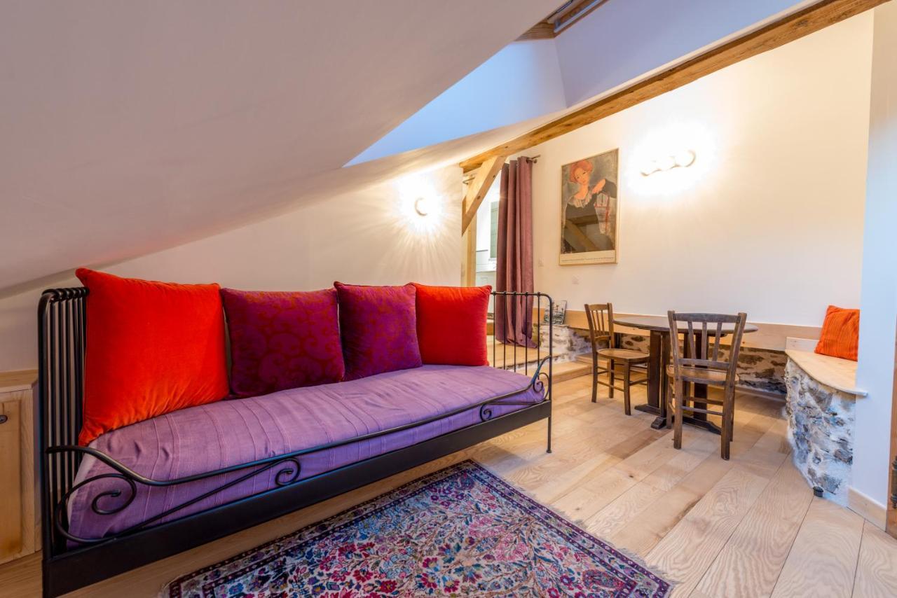 Au Cheval Blanc - Appartements Et Chambres D'Hotes Albertville Kültér fotó