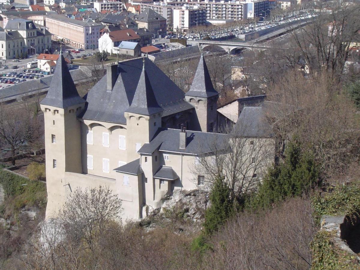 Au Cheval Blanc - Appartements Et Chambres D'Hotes Albertville Kültér fotó