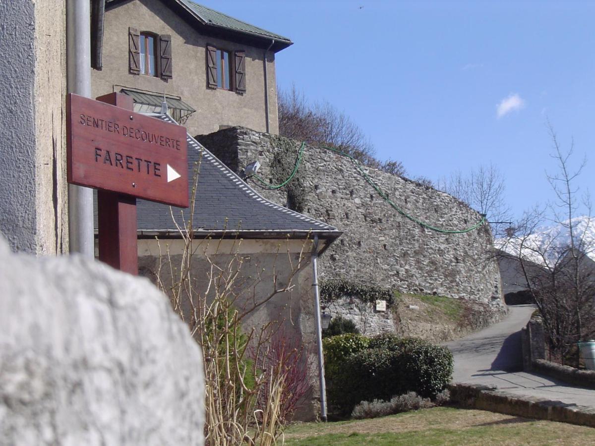Au Cheval Blanc - Appartements Et Chambres D'Hotes Albertville Kültér fotó