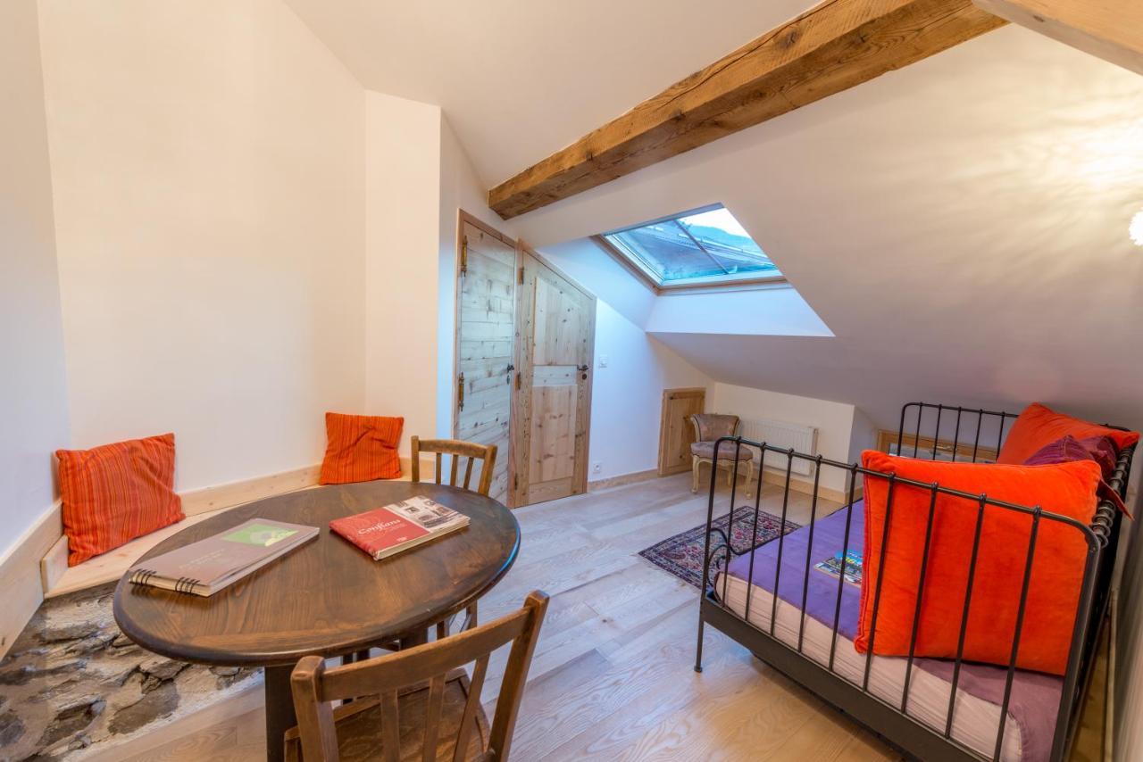 Au Cheval Blanc - Appartements Et Chambres D'Hotes Albertville Kültér fotó