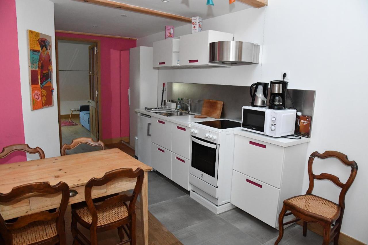 Au Cheval Blanc - Appartements Et Chambres D'Hotes Albertville Kültér fotó