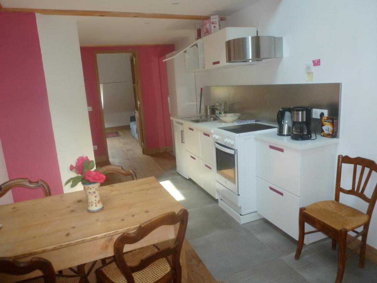 Au Cheval Blanc - Appartements Et Chambres D'Hotes Albertville Kültér fotó