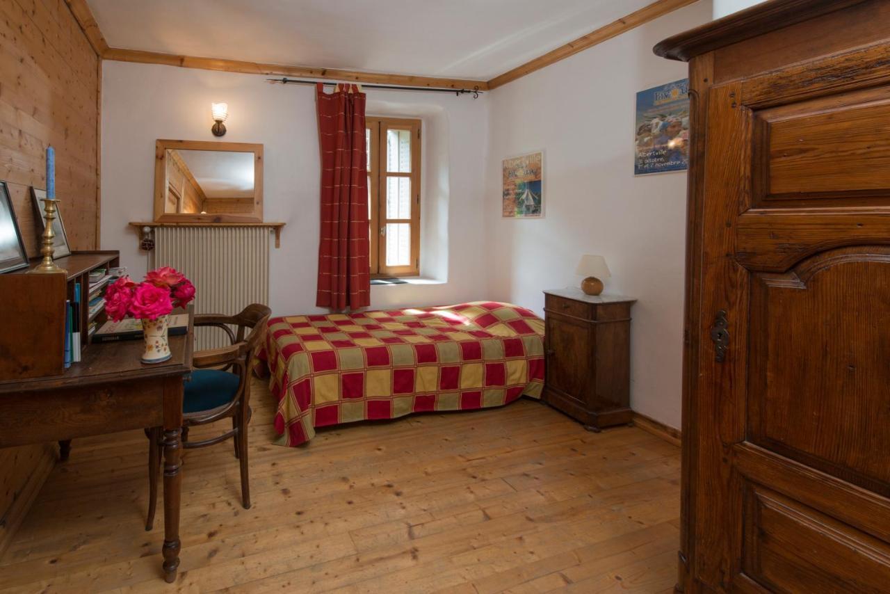 Au Cheval Blanc - Appartements Et Chambres D'Hotes Albertville Kültér fotó