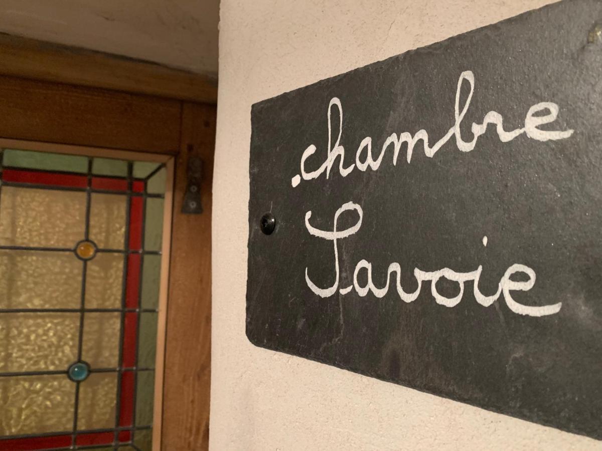 Au Cheval Blanc - Appartements Et Chambres D'Hotes Albertville Kültér fotó