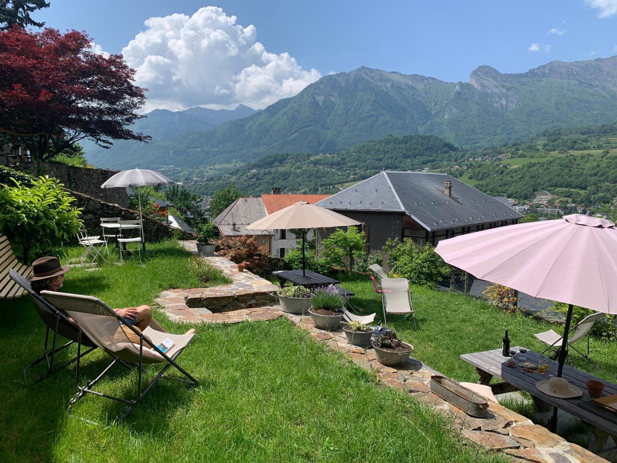 Au Cheval Blanc - Appartements Et Chambres D'Hotes Albertville Kültér fotó